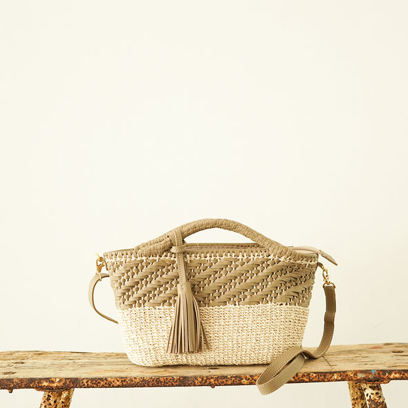 牛革 +アバカ　メッシュバックLeather and abaca woven  bag